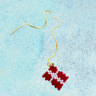 Håndlavede, unikke smykker med delicaperler, øreringe med sten og perler. Forgyldt sølv og guldbelagte perler. Brick stitch syning, harlekin mønster