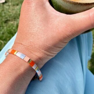 armbånd med tila-perler, glasperler med forgyldt sterlingsølv